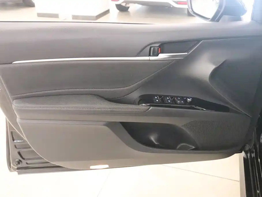 Photo 12 - Toyota Camry