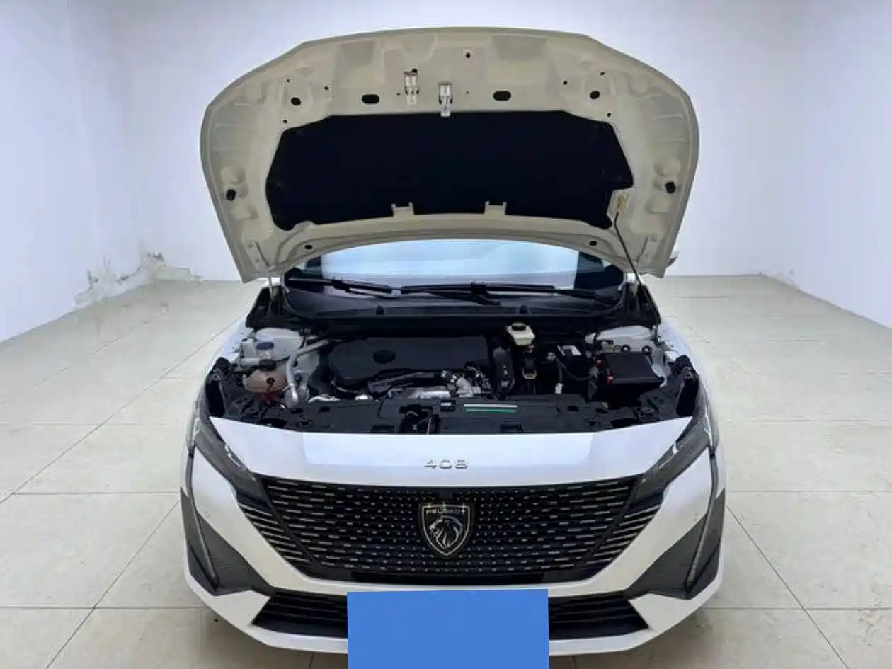 PEUGEOT 408