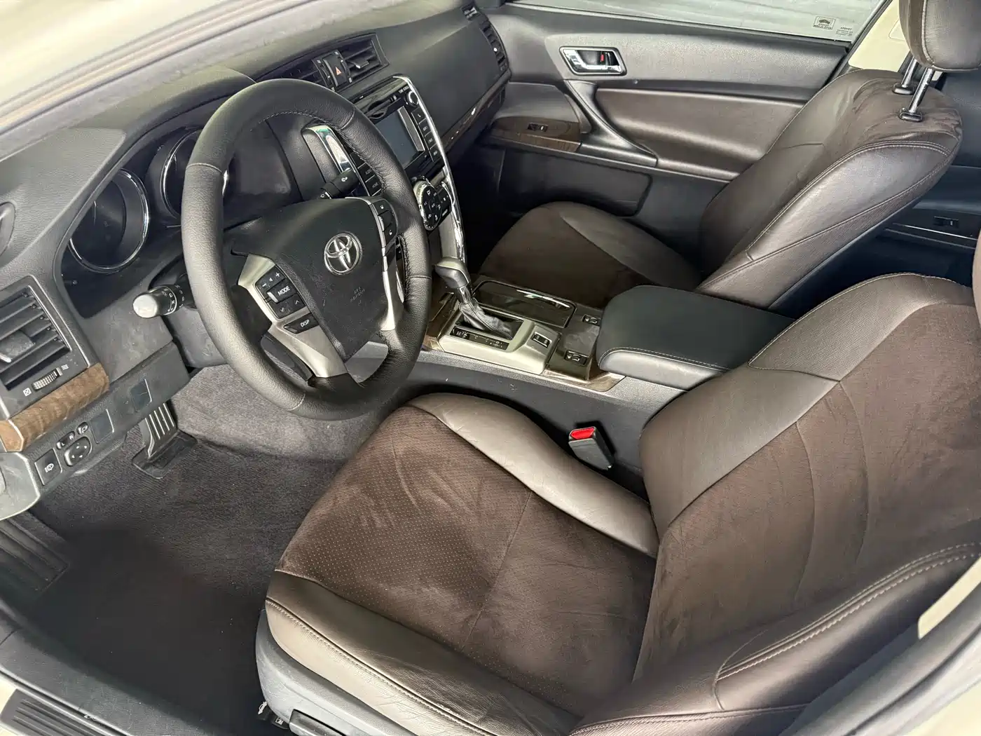 Toyota Reiz 2013 2.5V Premium Edition фото 6
