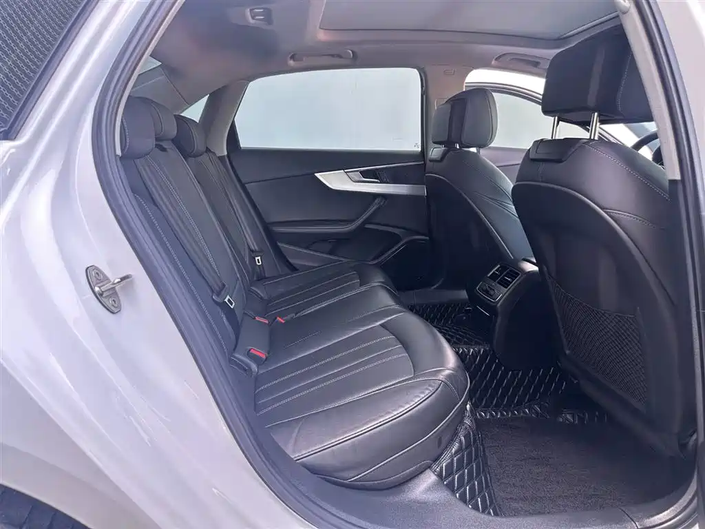 Audi A4L 2022 40 TFSI Luxury Dynamic фото 12