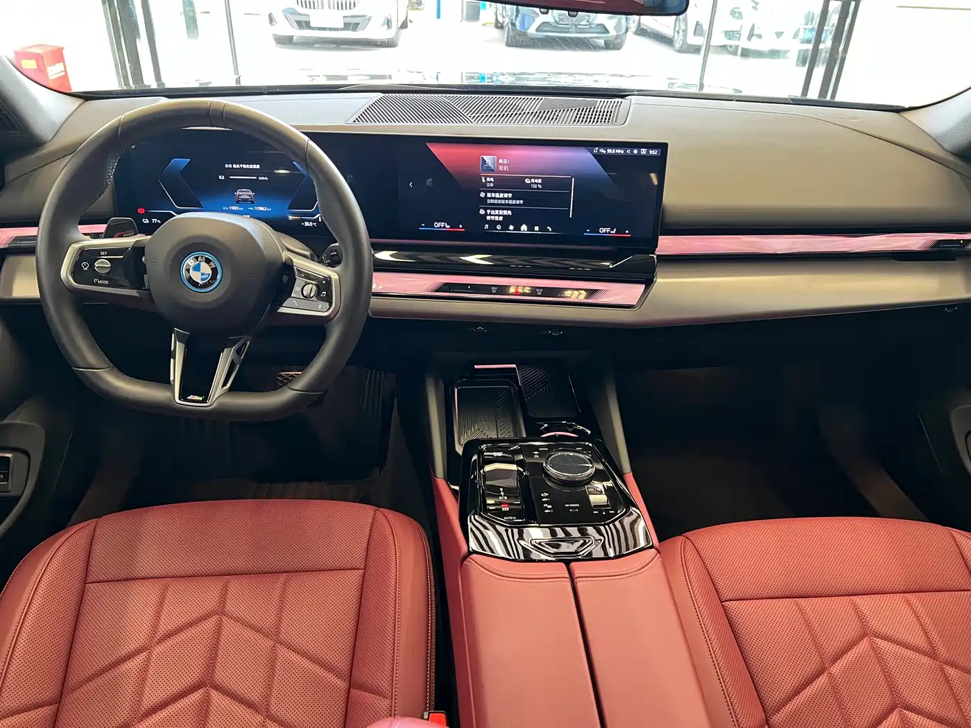 Photo 10 - BMW i5
