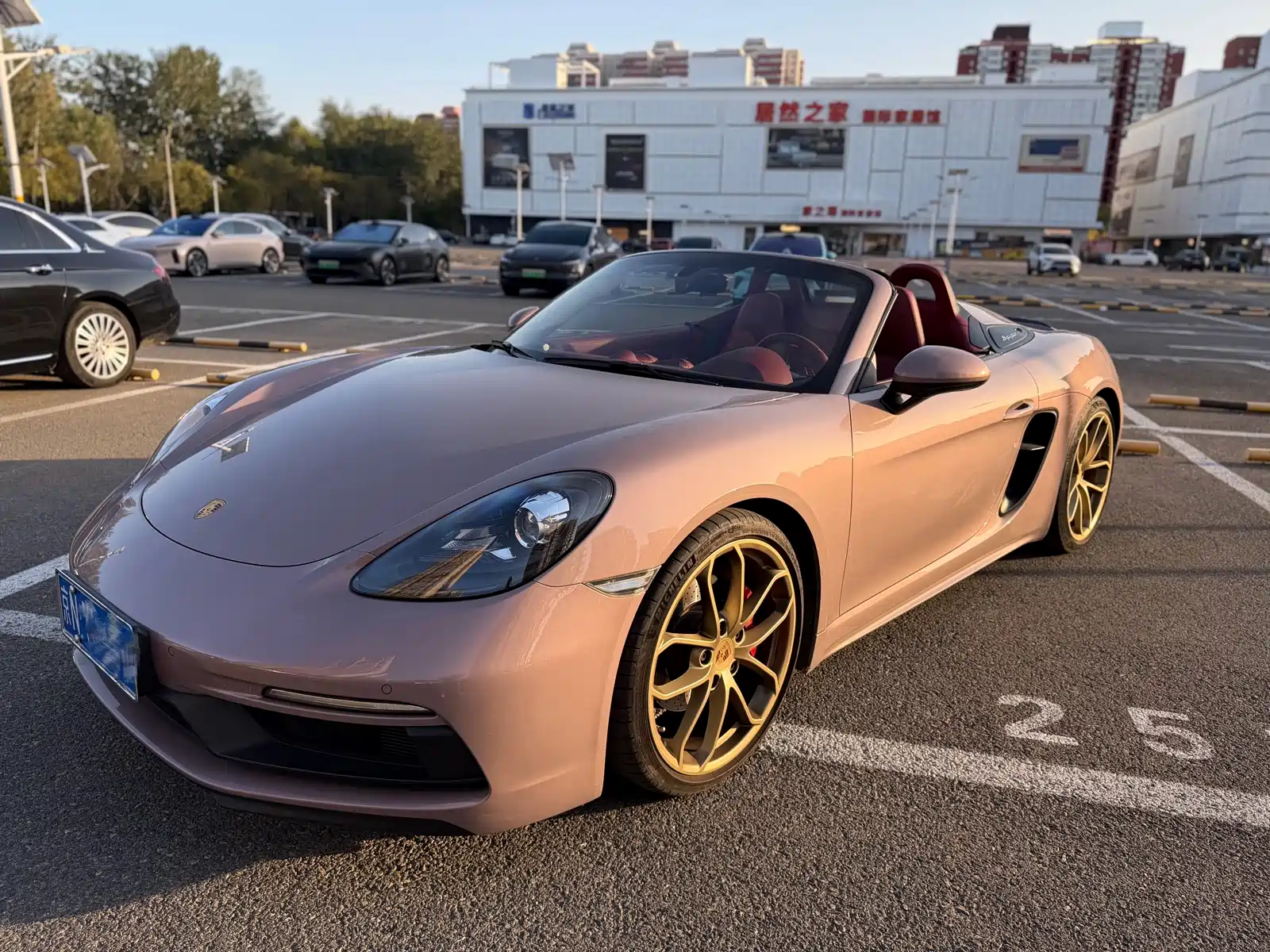 Фото 1 - Porsche 718