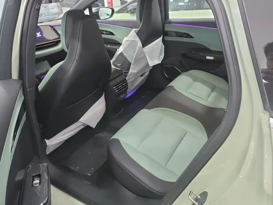 Hongqi EH7 2026 2025 690 Smart Selection Edition