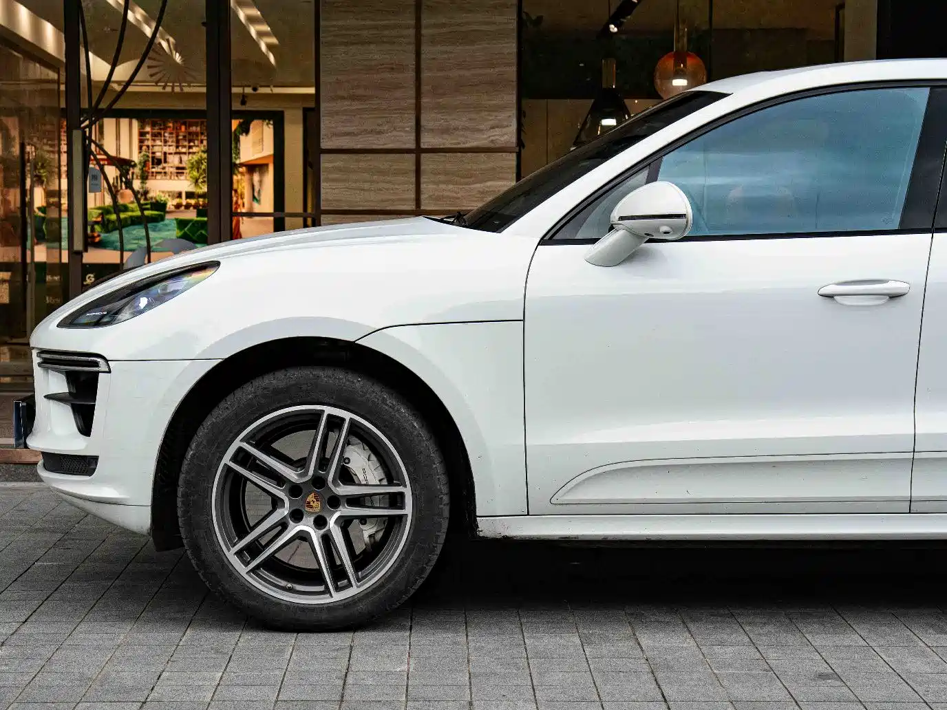Photo 4 - Porsche Macan