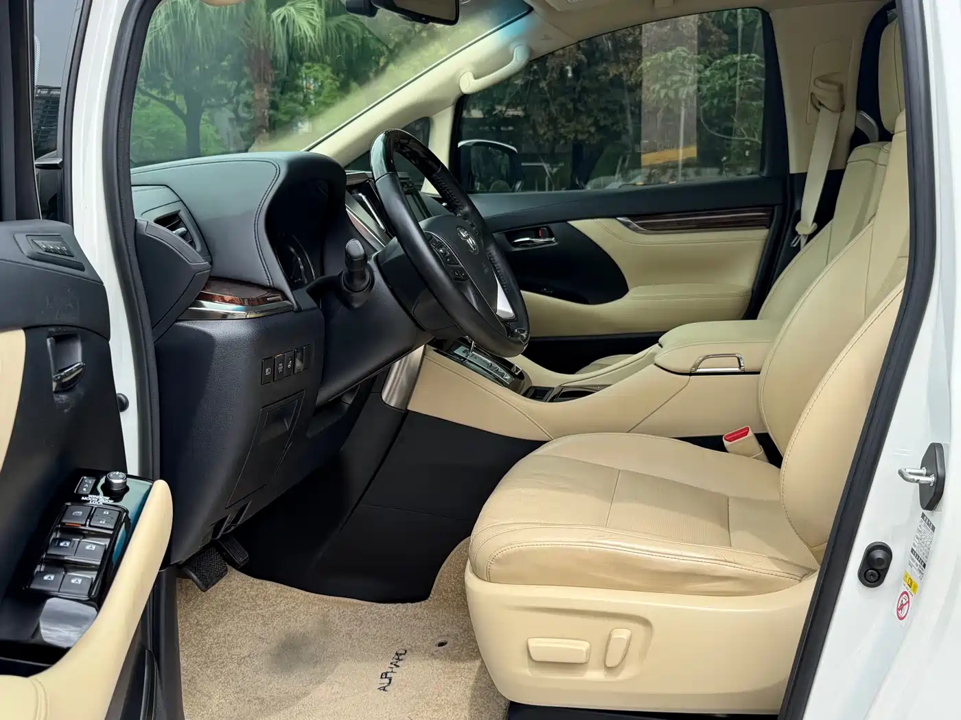 Toyota Alphard 2018 Facelift 3.5L Luxury Edition фото 8