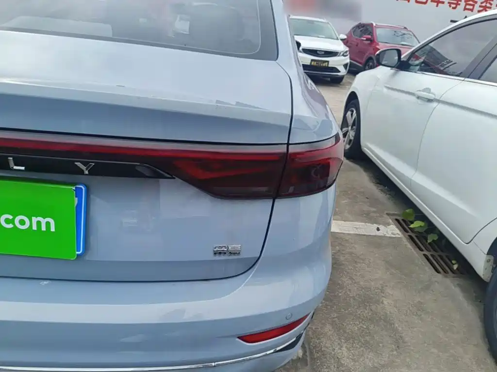Photo 8 - Geely Emgrand