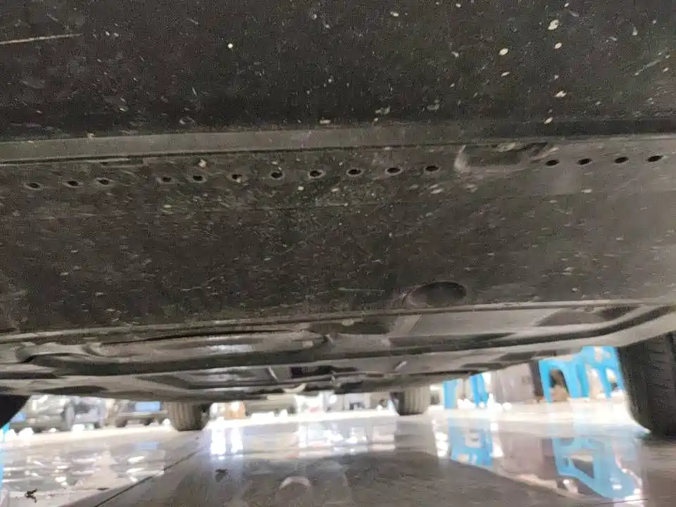 Hongqi H5 2024 1.5T DCT Smart Connect Flag Rhythm Edition фото 9