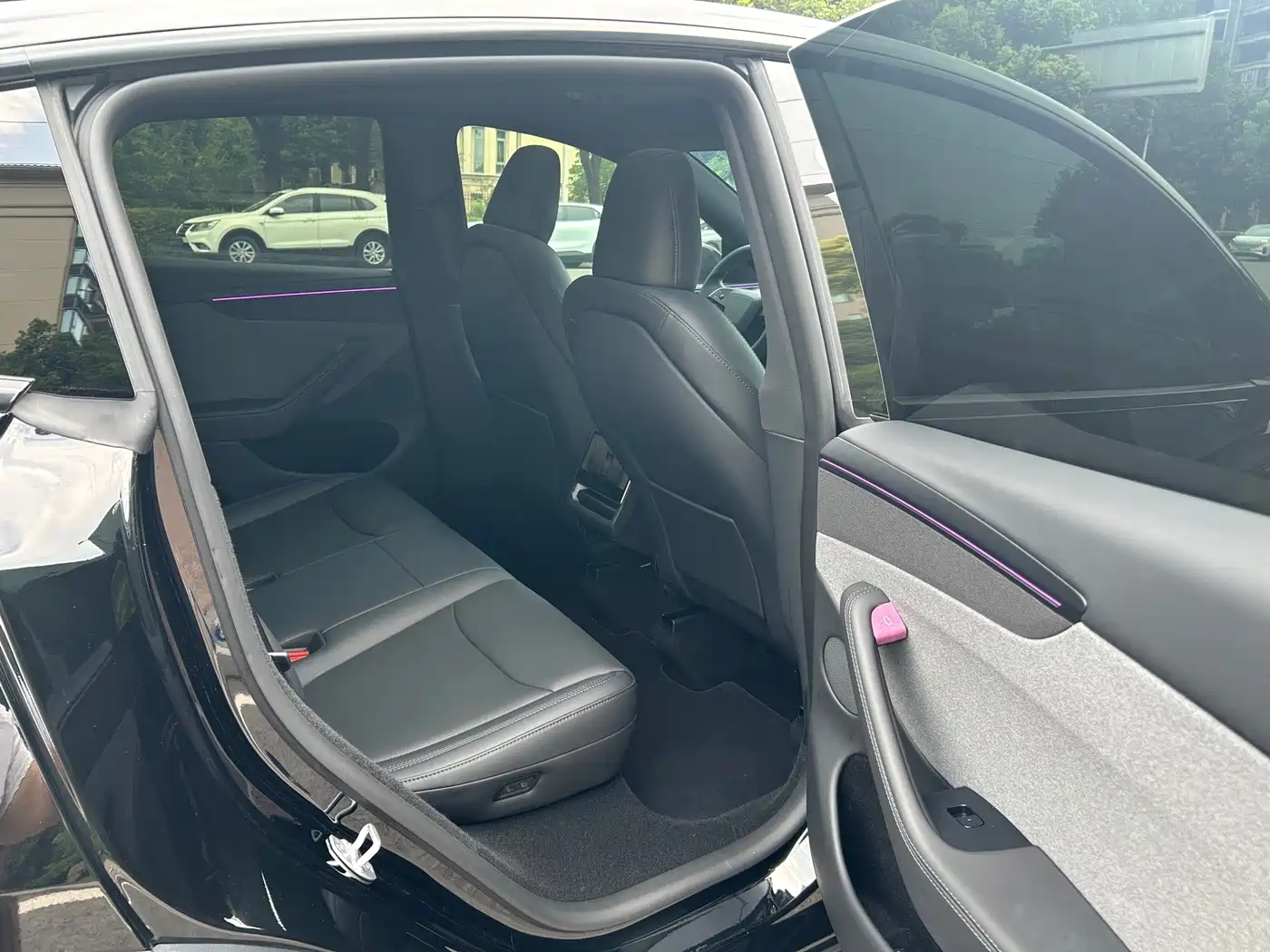 Tesla Model Y 2026 2025 Rear-Wheel Drive
