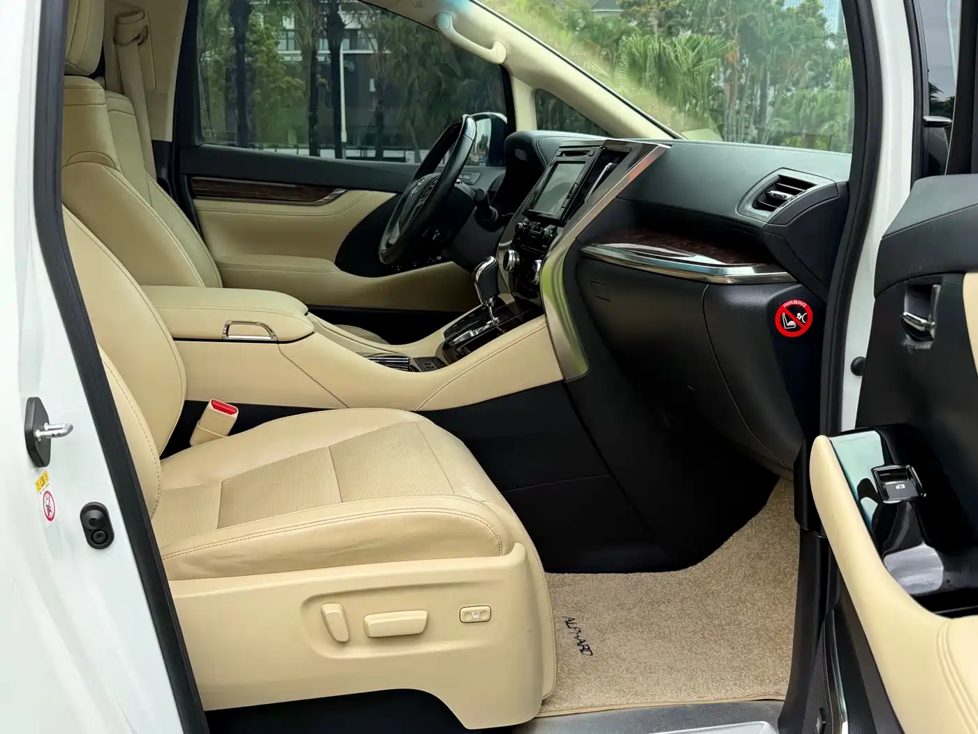 Toyota Alphard 2018 Facelift 3.5L Luxury Edition фото 10