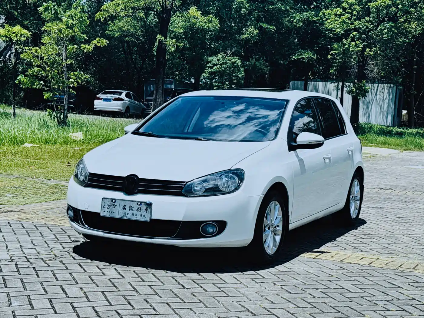Фото 1 - Volkswagen Golf
