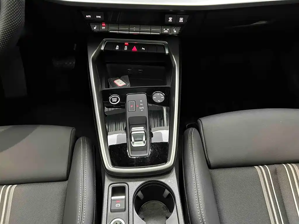 Audi A3 2023 Facelift Sportback 35 TFSI Fashion Sport фото 5