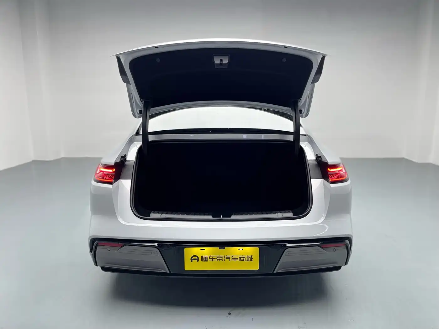 GEELY GALAXY GALAXY E8