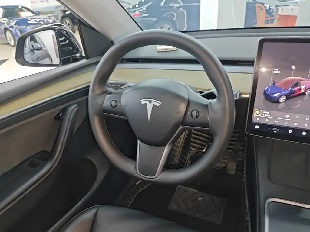 Фото 11 - Tesla Model Y
