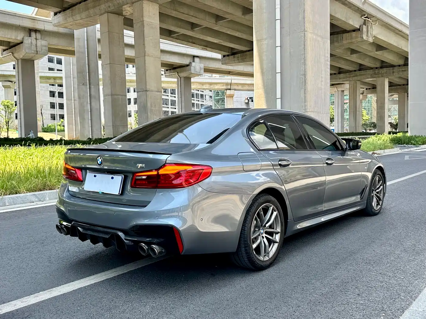 BMW 5 Series (Import) 2019 525i M Sport Package фото 6