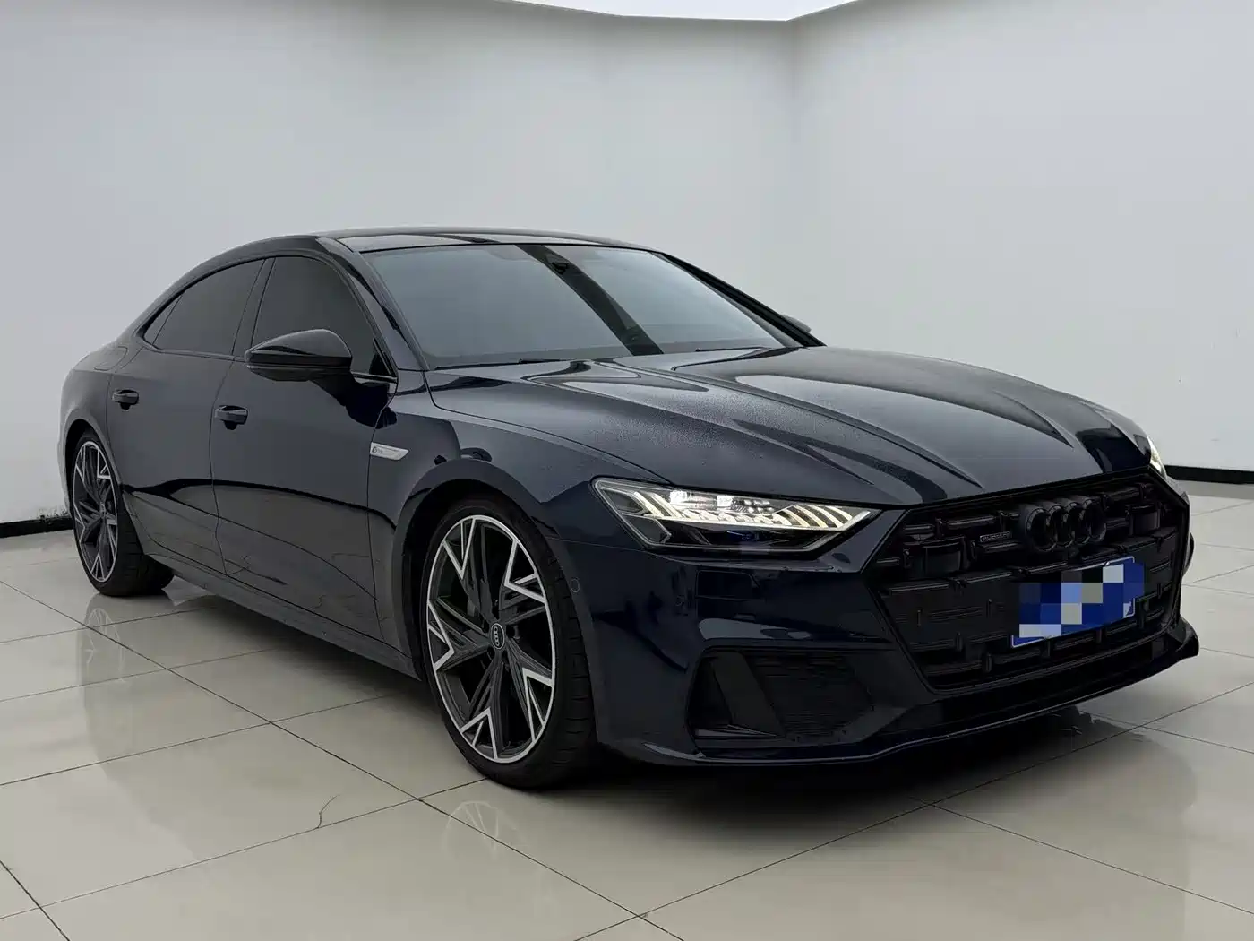 Фото 3 - Audi A7L