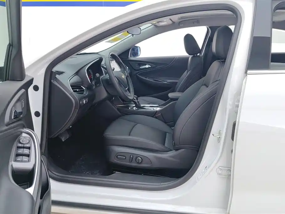 Chevrolet Malibu XL 2023 1.5T RS Edition фото 9