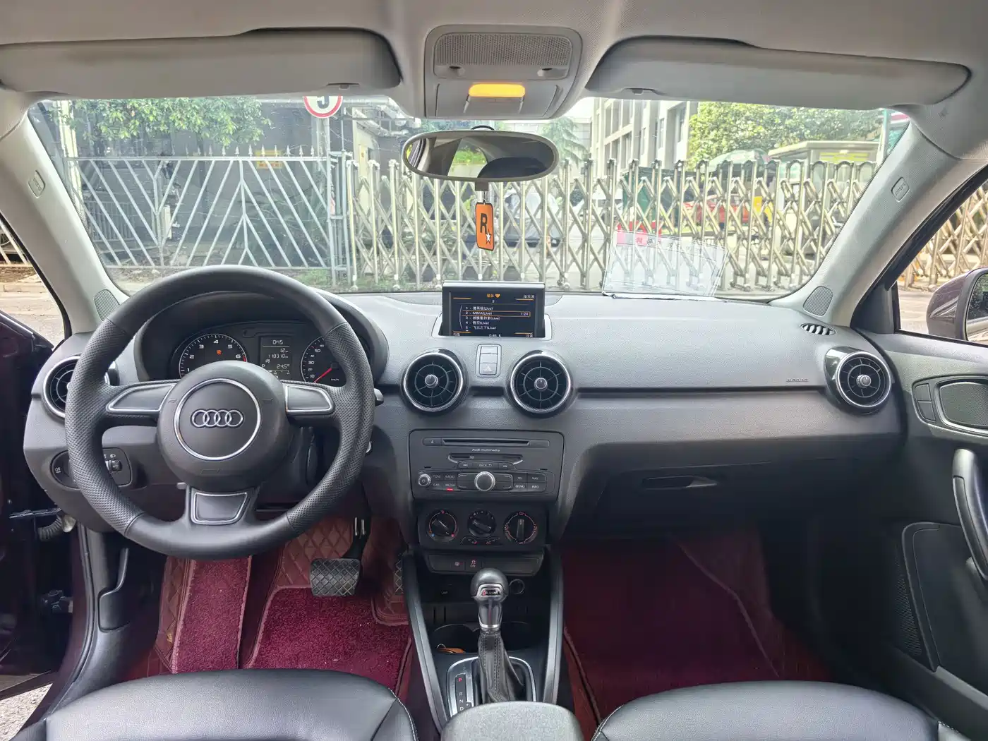 Audi A1 2014 30 TFSI Technology фото 4