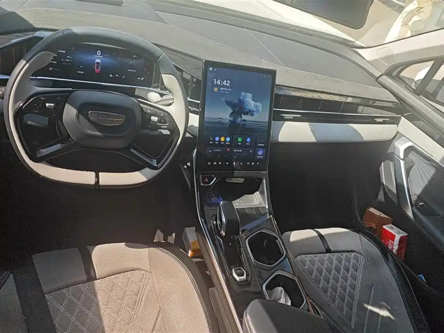 GEELY AUTOMOBILE BOYUE L