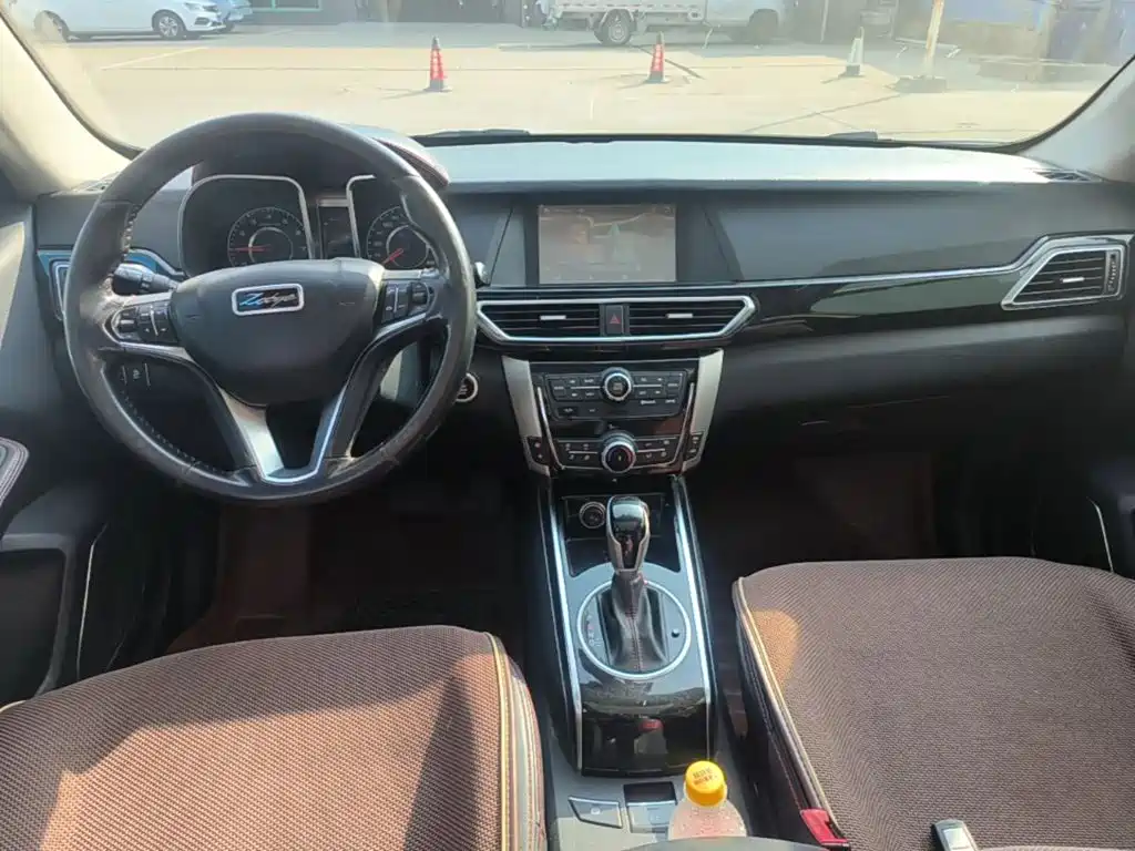 صورة 10 - Zotye Damai X5