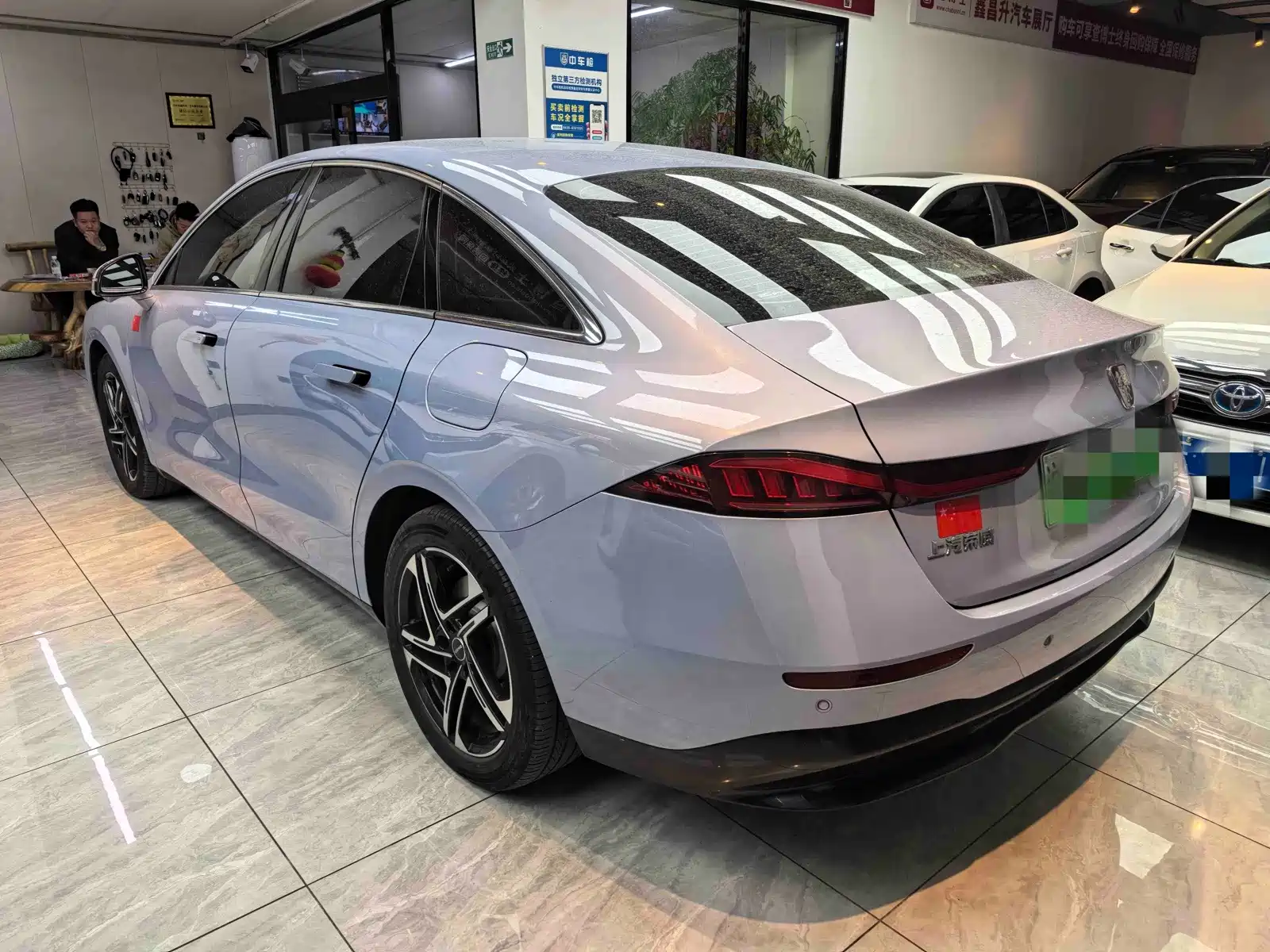 Фото 9 - Roewe D7