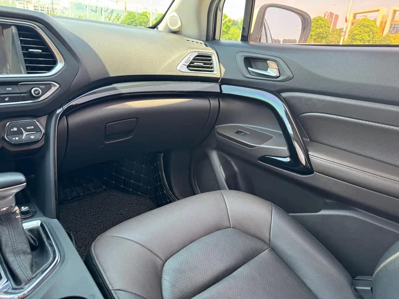 GAC Trumpchi GS4 2015 2015 200T G-DCT Luxury Edition
