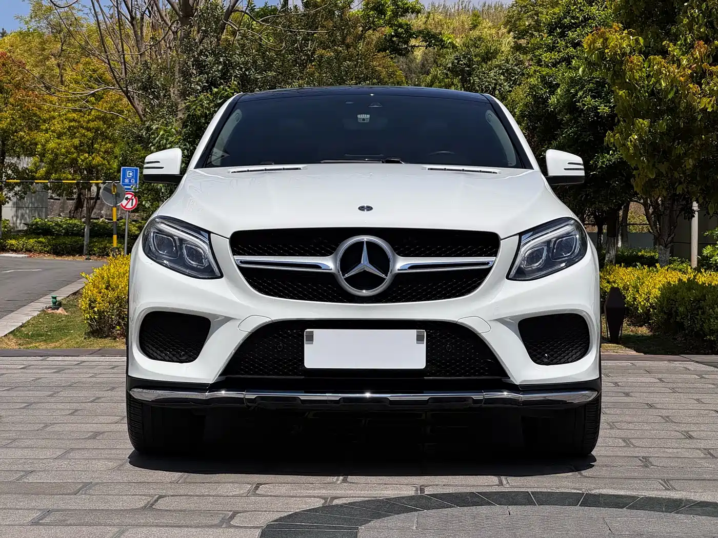 Mercedes-Benz GLE Coupe 2017 GLE 320 4MATIC Coupe SUV фото 3