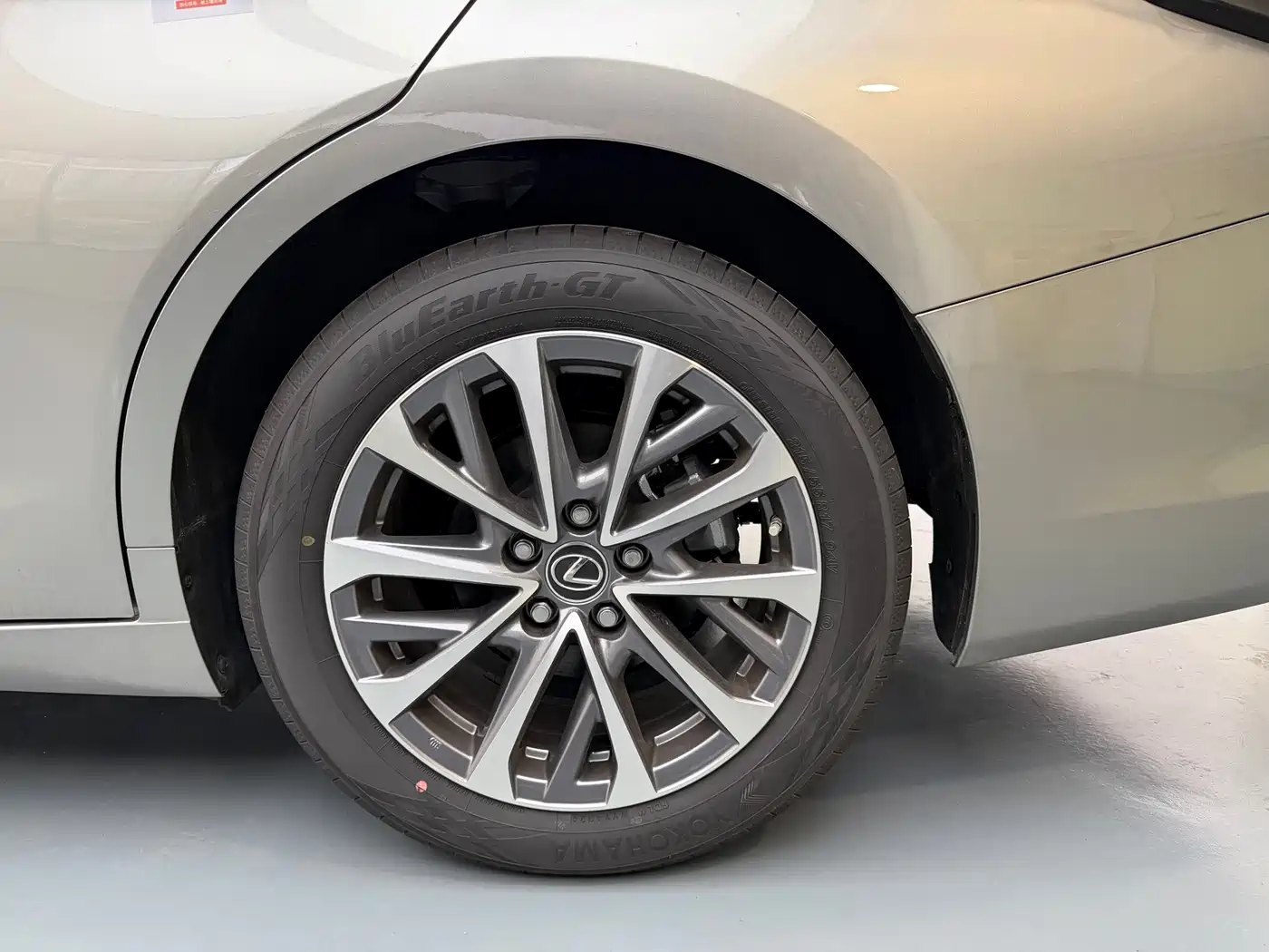 Lexus ES 2026 2025 200 Ultimate Edition