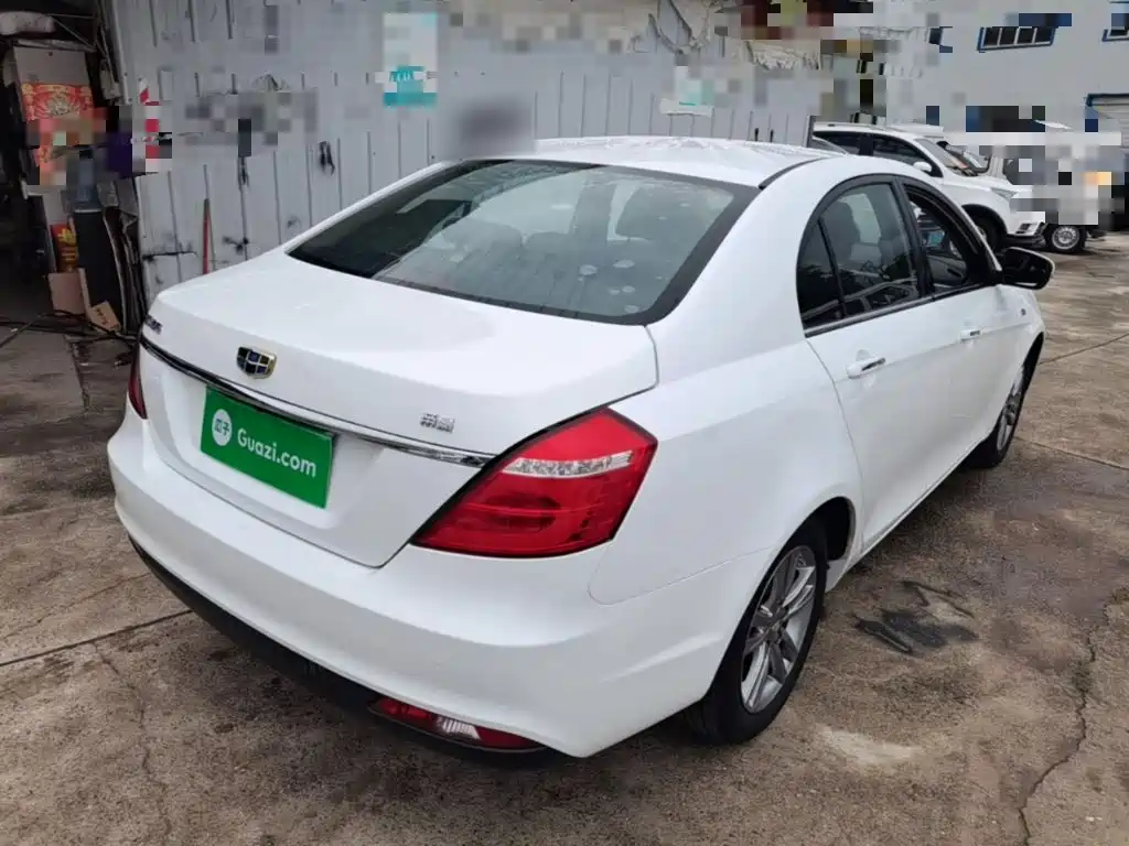 Фото 7 - Geely Emgrand