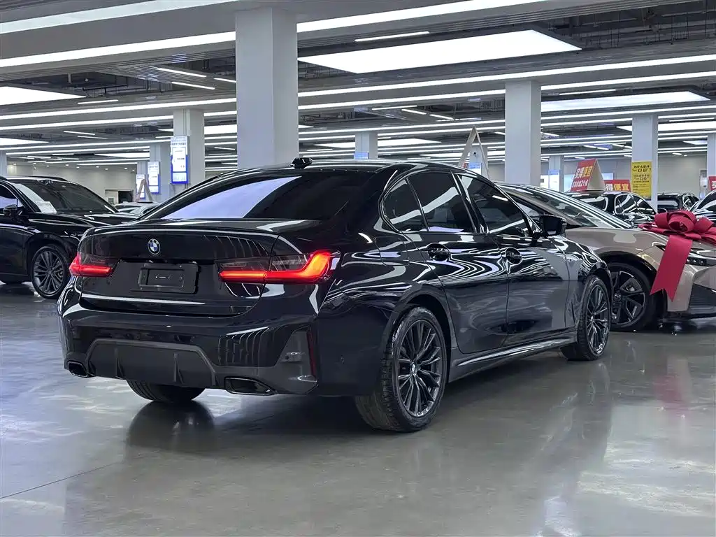 BMW 3 Series 2024 325i M Sport Shadowline Package фото 15