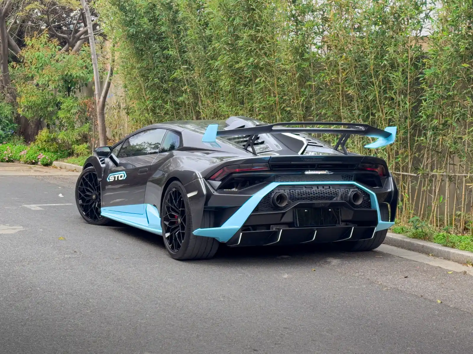 Фото 7 - Lamborghini Huracán