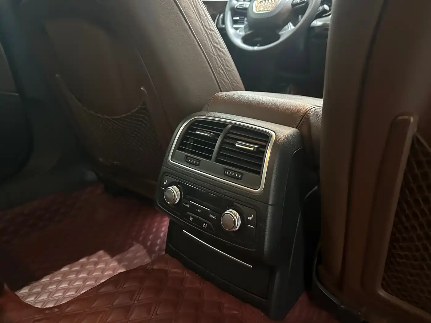Audi A6L 2014 30 FSI Comfort фото 6