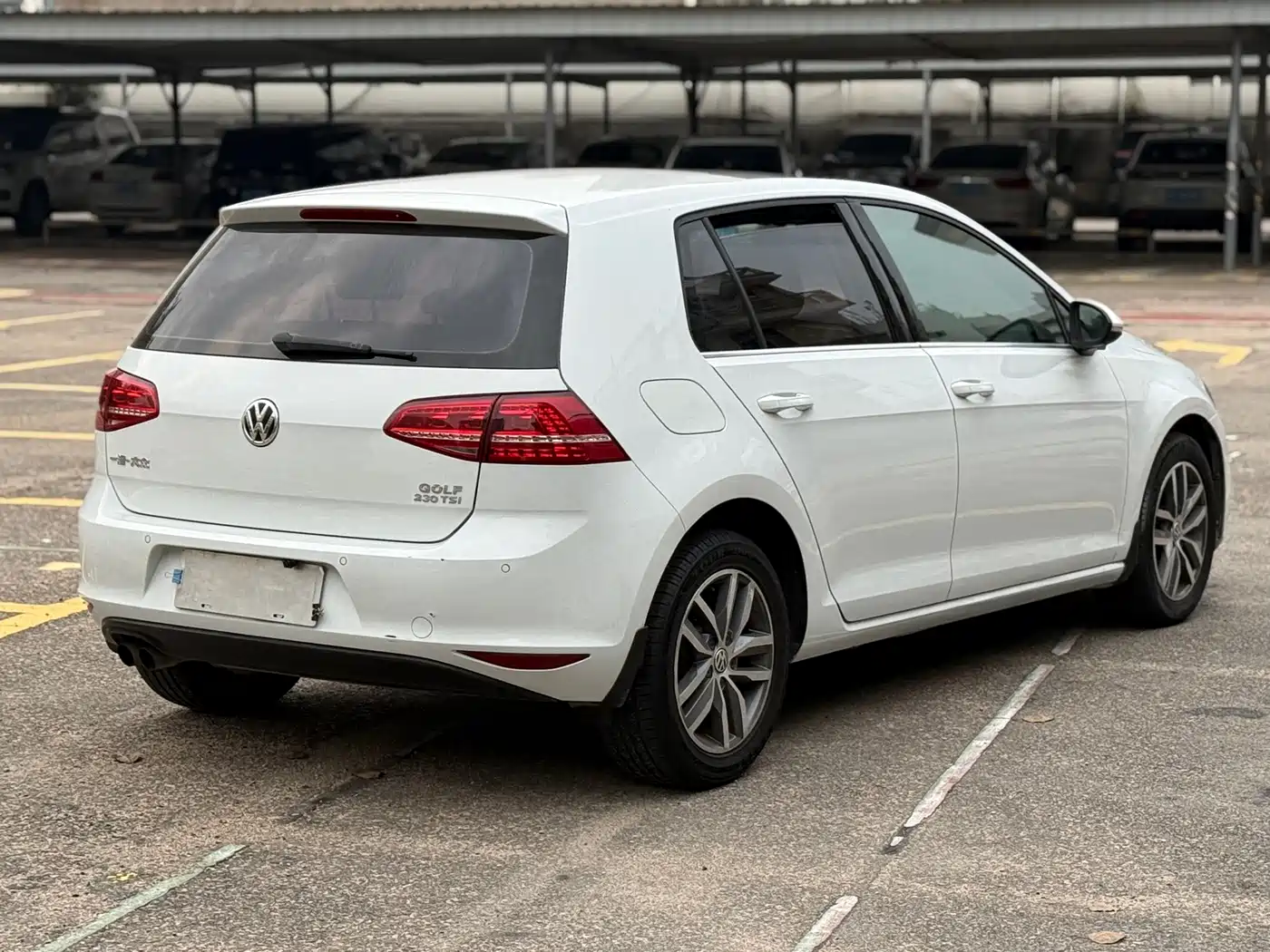 VOLKSWAGEN GOLF