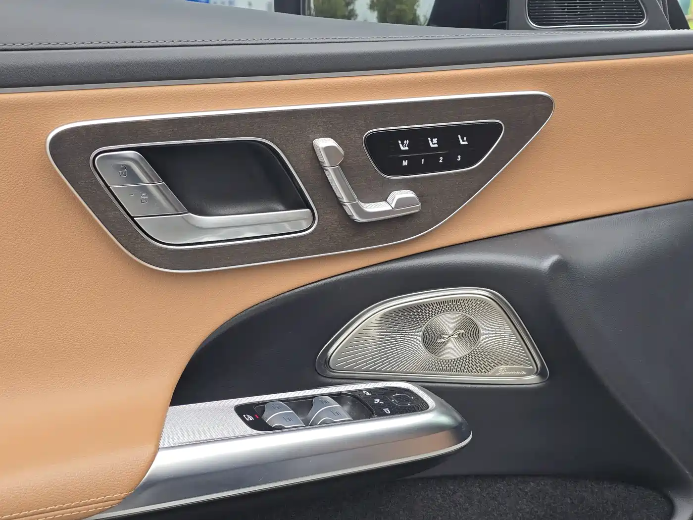 Mercedes-Benz E-Class 2025 E 300 L Luxury фото 9