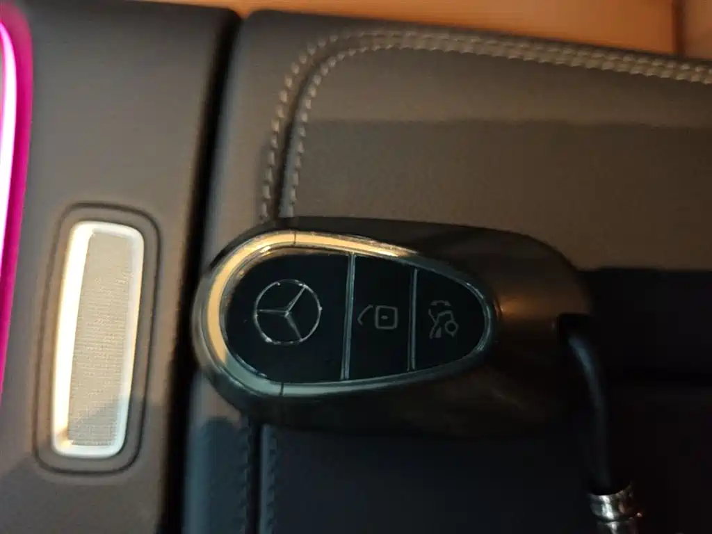 Mercedes-Benz E-Class 2024 E 300 L Fashion фото 9