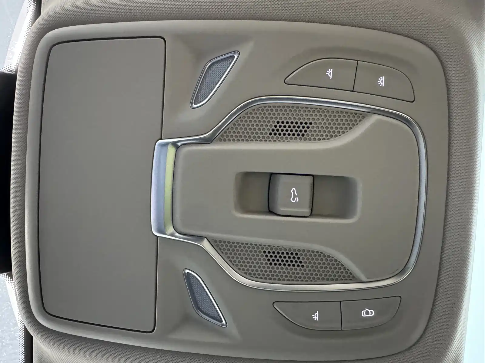 Фото 26 - Roewe D7