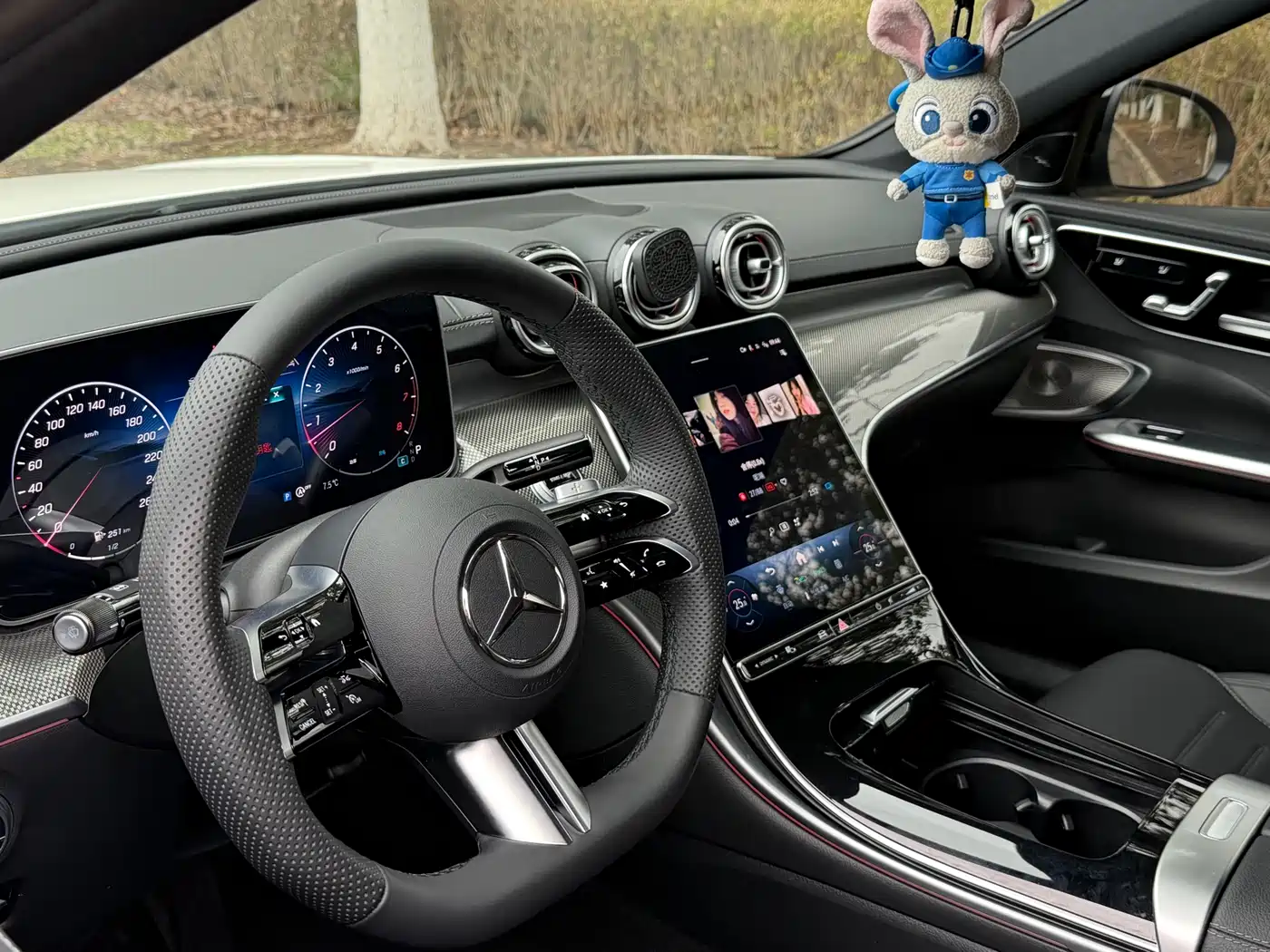 Mercedes-Benz C-Class 2025 C 260 L Night Sport Edition фото 9