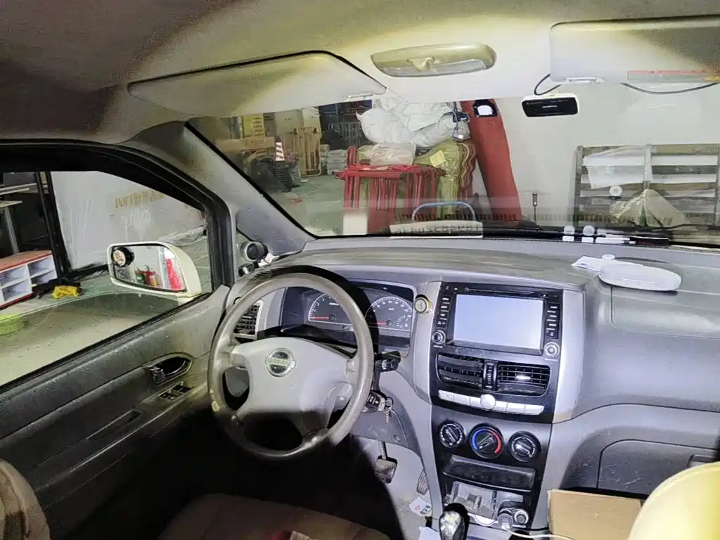 Dongfeng ZNA Shuaike 2014 2014 1.5L Manual Standard 7-seater China V