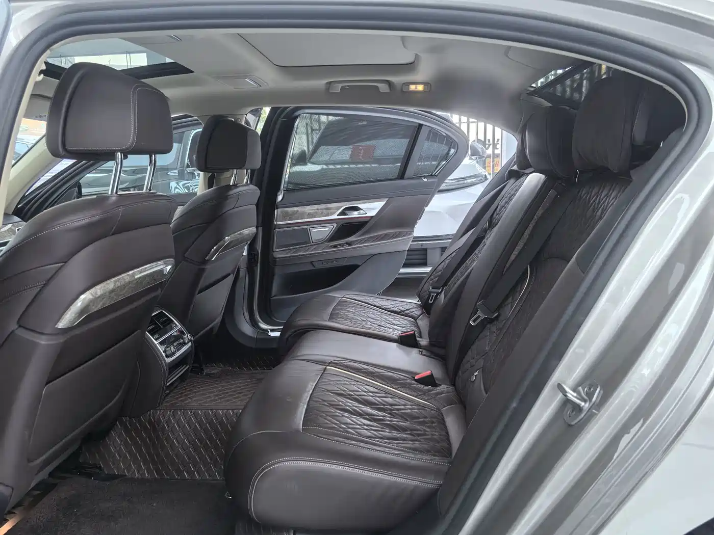 BMW 7 Series 2022 2021 Model 740Li Leading Luxury Package