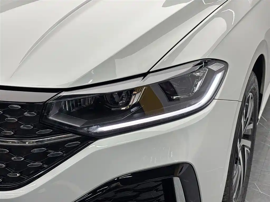 Volkswagen Lavida 2024 Model 300TSI DSG Starlight Leading Edition фото 9