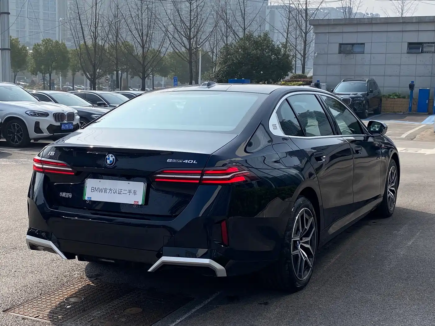 BMW I5