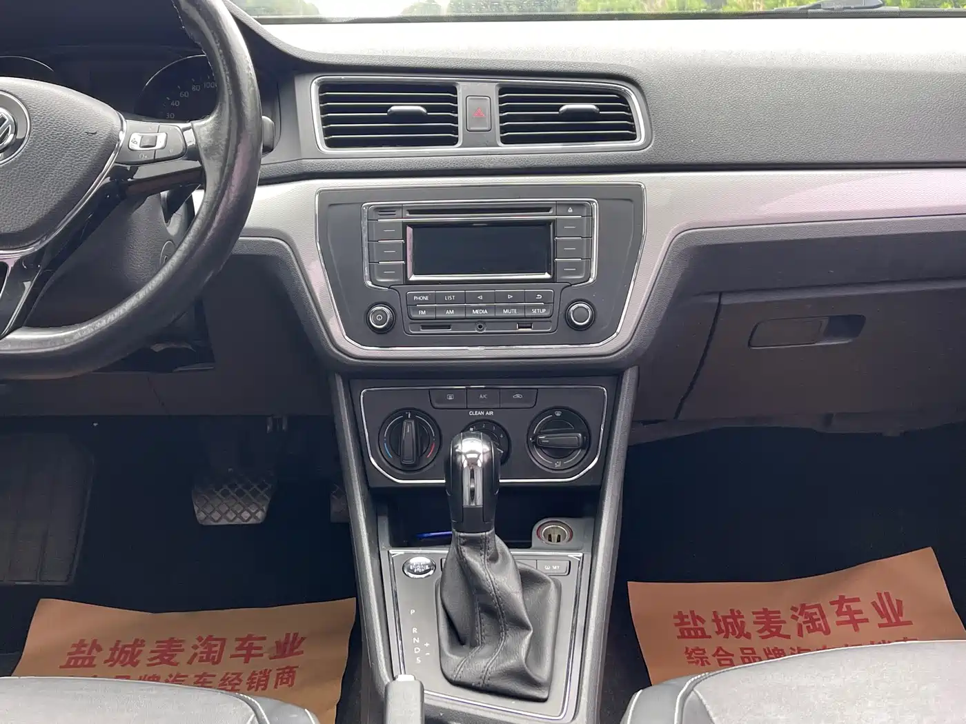 Volkswagen Lavida Tour 2017 1.6L Automatic Comfort Edition фото 14