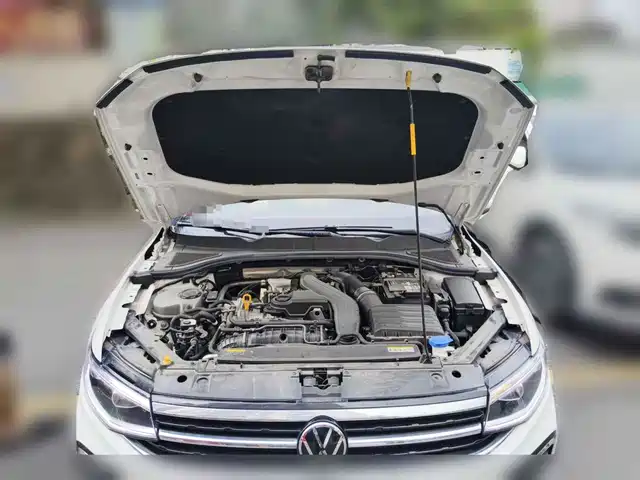 Volkswagen Bora 2024 300TSI DSG Premium Ride Edition — фото 3