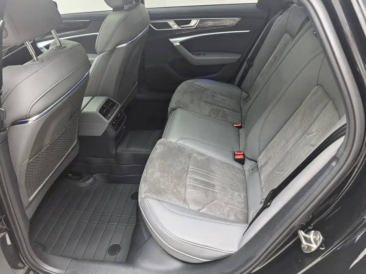 Audi A6L 2023 Facelift 45 TFSI quattro Premium Dynamic фото 8