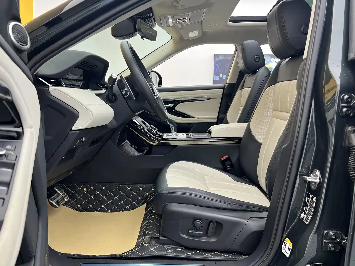 Land Rover Range Rover Evoque 2024 2023 Range Rover Evoque L 249PS Luxury Edition