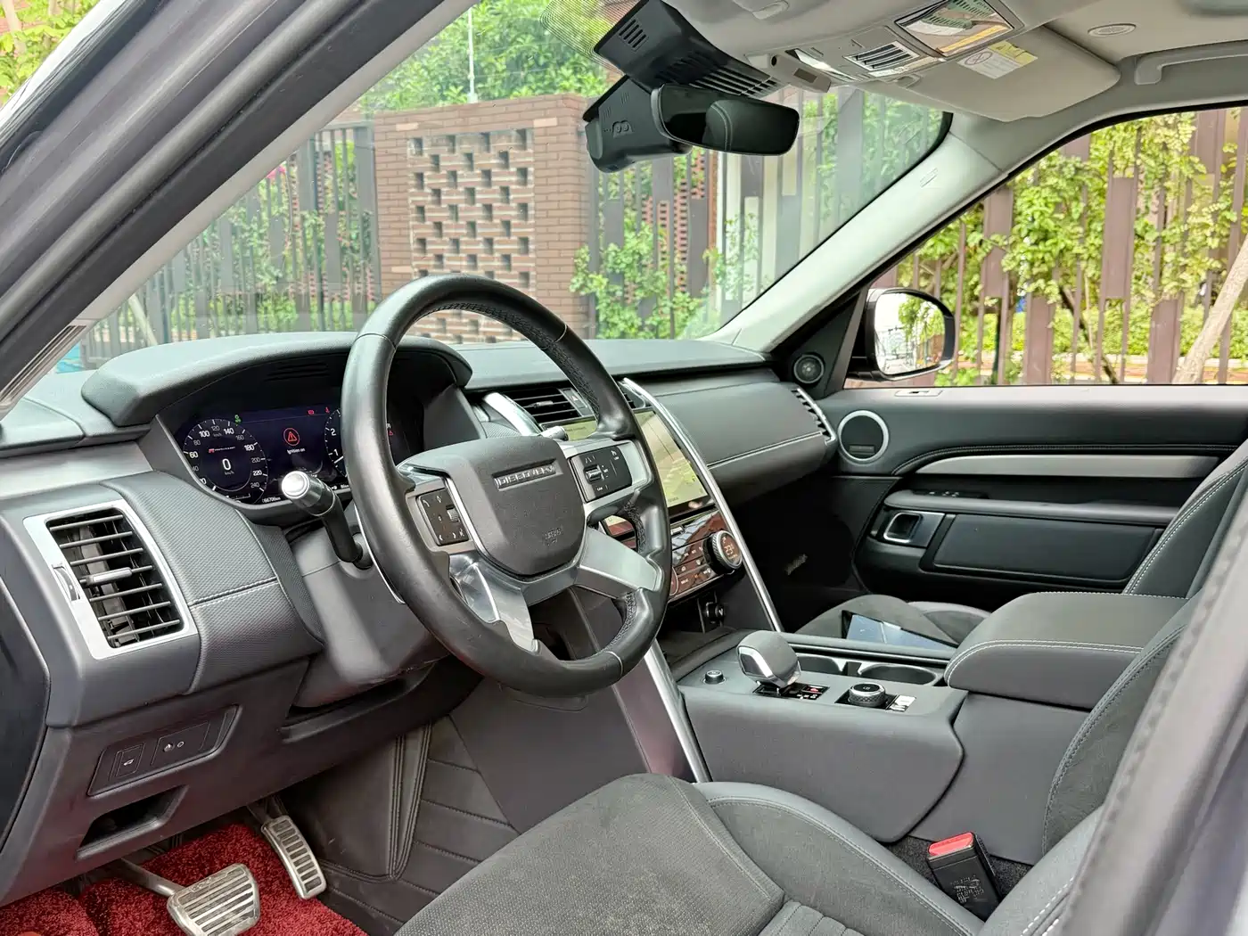 Land Rover Discovery 2021 360PS R-Dynamic SE фото 8