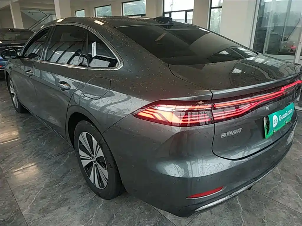 Geely Galaxy Galaxy A7 2025 EM-i 150km Explorer+ Edition фото 23