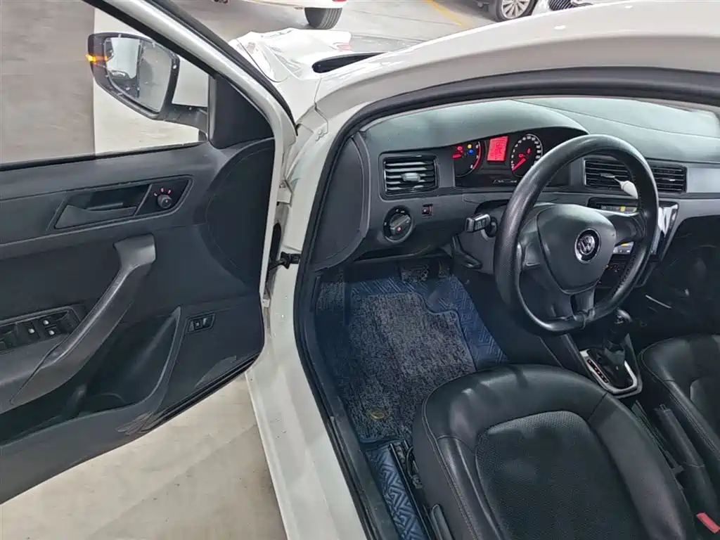 Volkswagen Santana 2016 1.6L Automatic Trend Edition фото 16