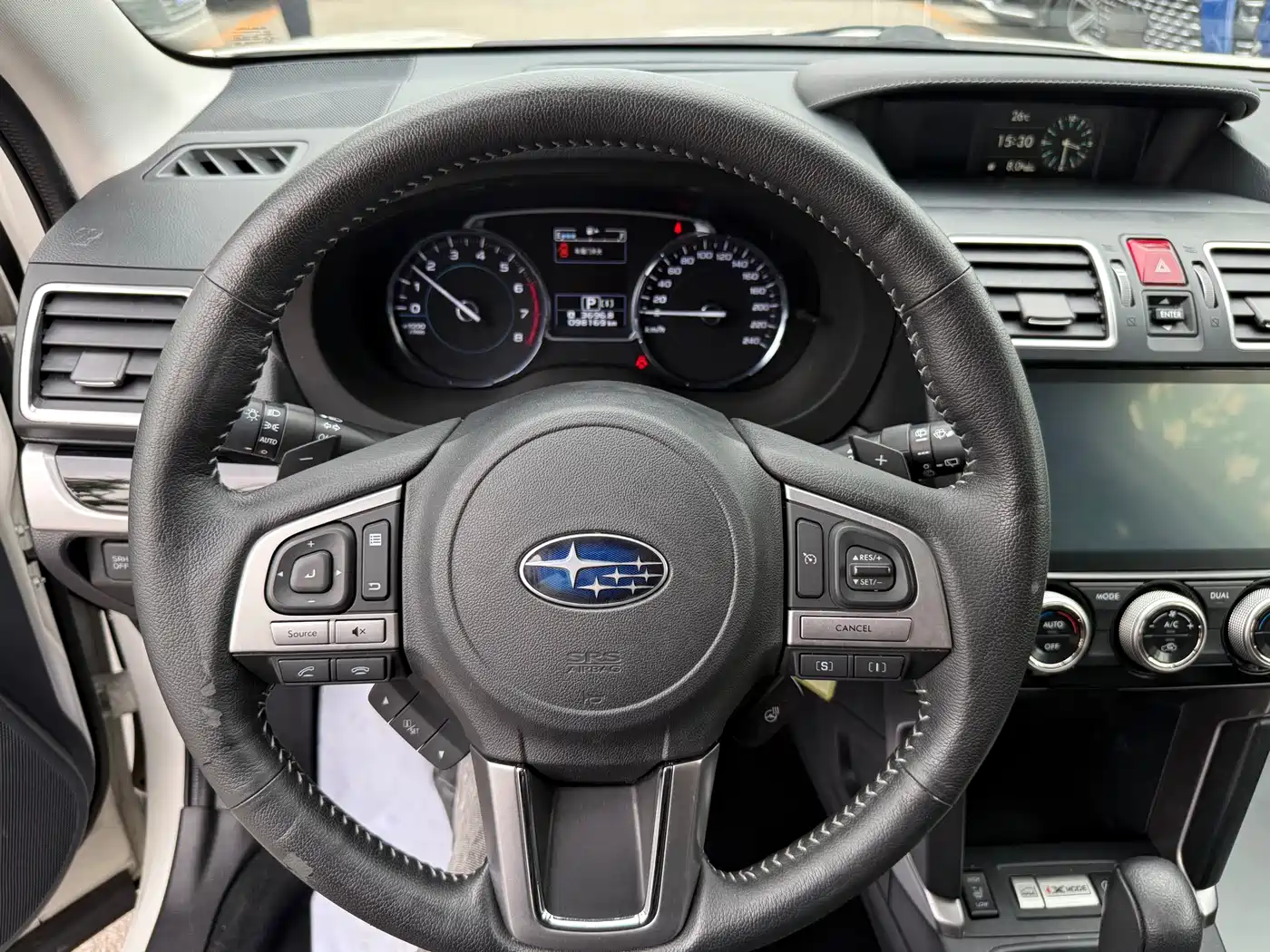 Subaru Forester 2016 2.5i Luxury Navigation Edition фото 18