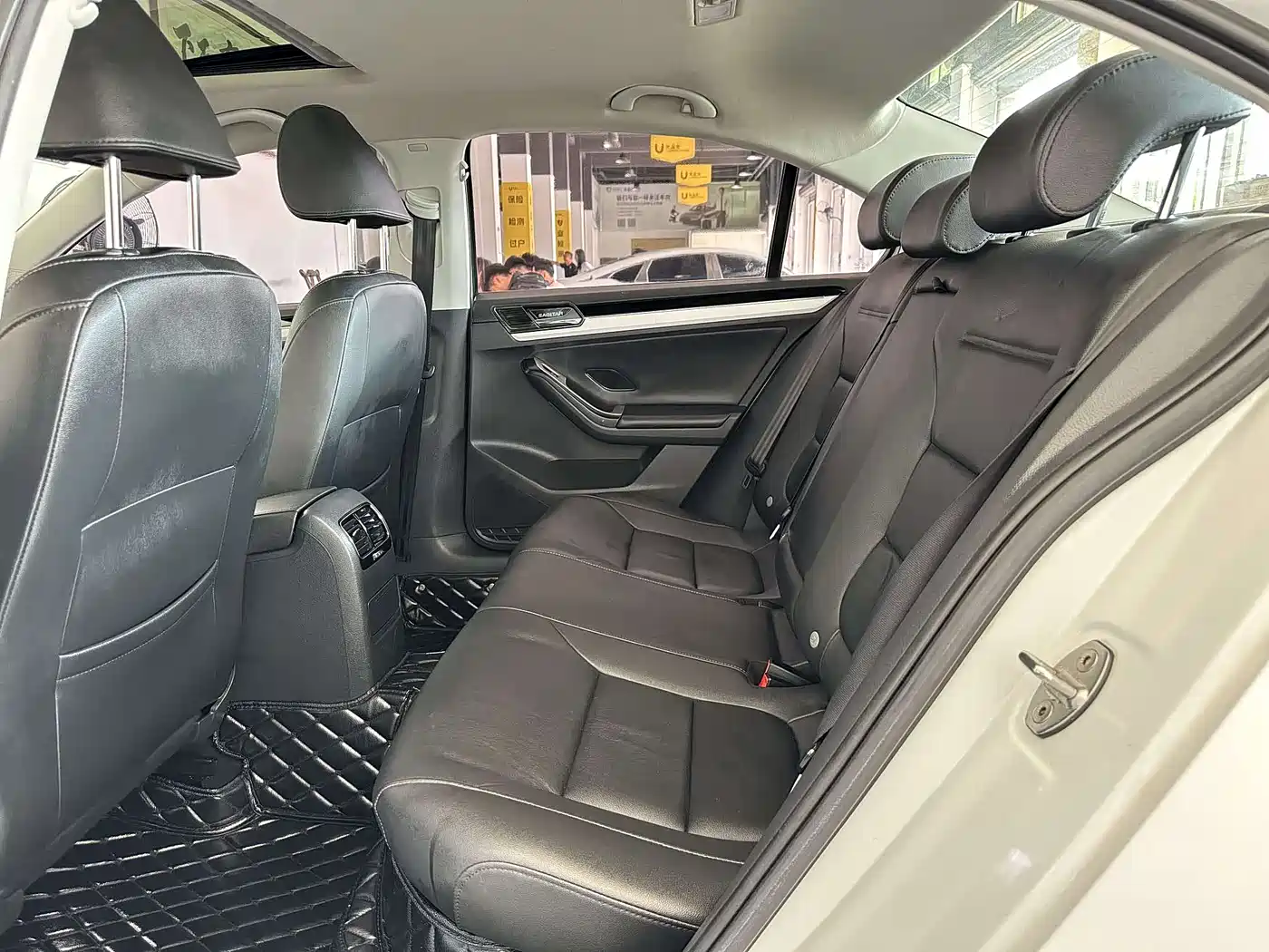 Volkswagen Sagitar 2018 280TSI DSG Spark Edition фото 5