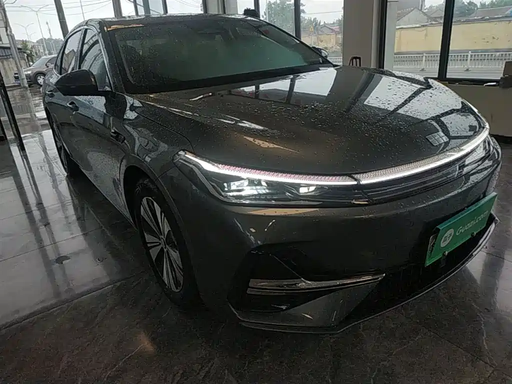 Geely Galaxy Galaxy A7 2025 EM-i 150km Explorer+ Edition фото 22